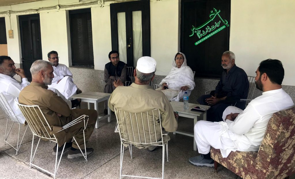 سوات شاہی حویلی، جرگہ فیصلہ کے مطابق شاہی خاندان نے رقم کے چیک حوالہ کردئیے