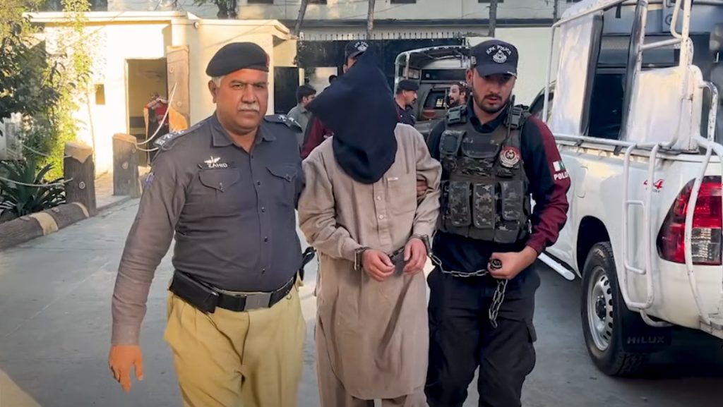 امن کمیٹی کے ممبر کا قتل دہشت گردی نہیں، ڈی پی او محمد عمر خان