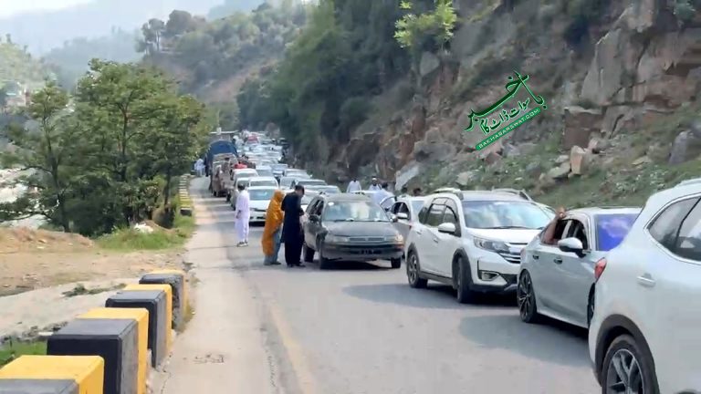 سوات، چار چھٹیاں، ملک بھر سے گرمی کے ستائے ہوئے سیاح امڈ آئے
